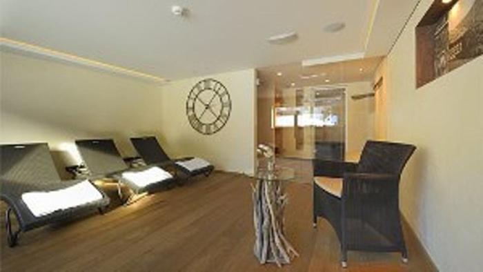 Haus Kueng Bed and Breakfast Zürs Εξωτερικό φωτογραφία