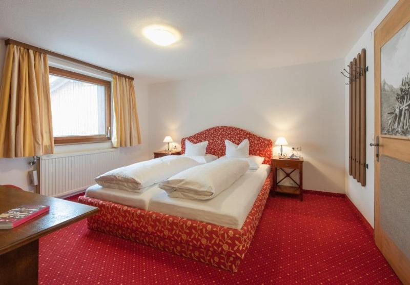Haus Kueng Bed and Breakfast Zürs Εξωτερικό φωτογραφία