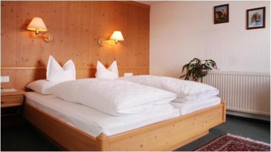 Haus Kueng Bed and Breakfast Zürs Εξωτερικό φωτογραφία
