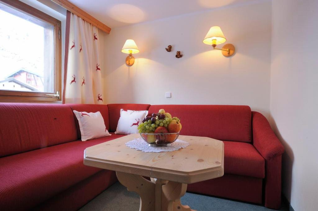 Haus Kueng Bed and Breakfast Zürs Εξωτερικό φωτογραφία